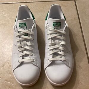 Stan smith size 9 brand new only worn inside